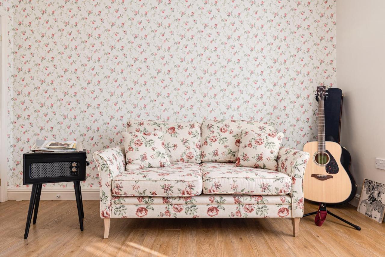 George Harrison'S Former 3Bed Home In Liverpool 스페키 외부 사진